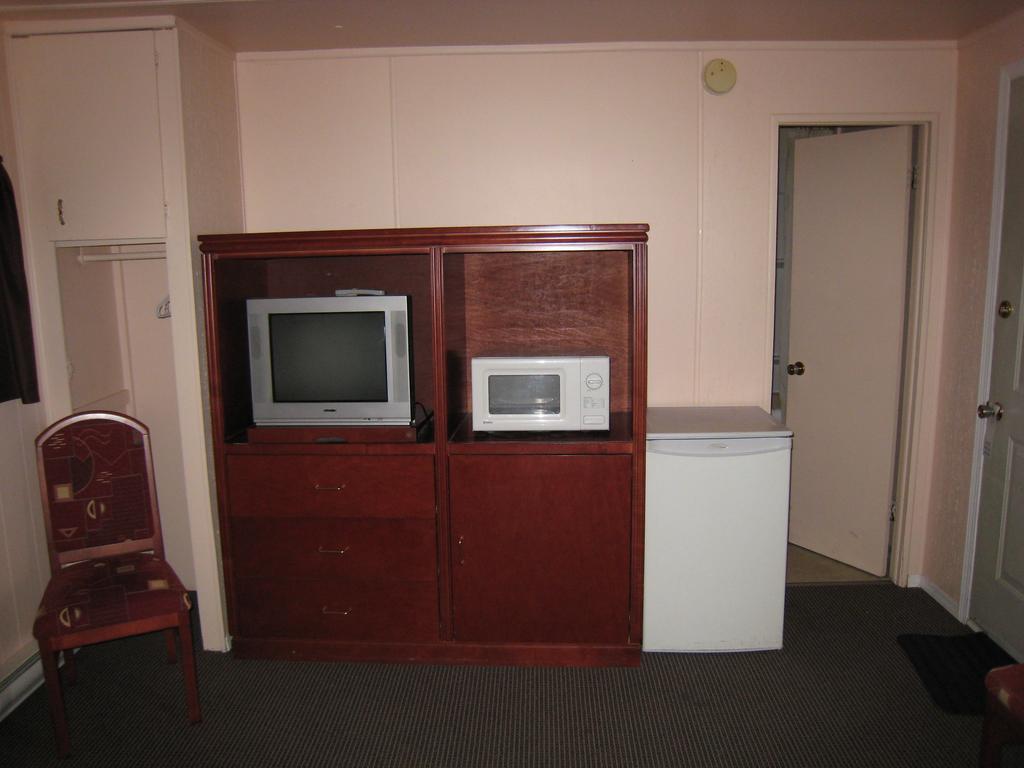 Frontier Motel Revelstoke Chambre photo